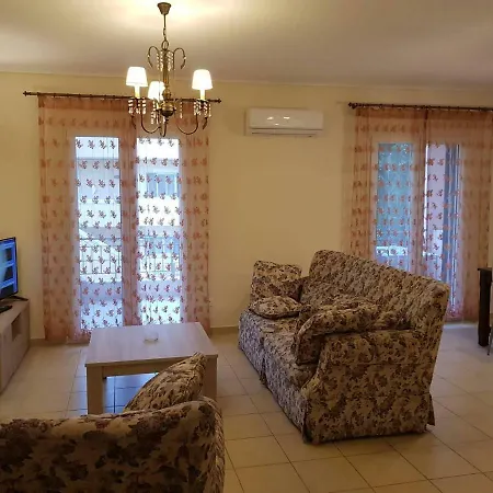 Ferienhaus Iovi House *