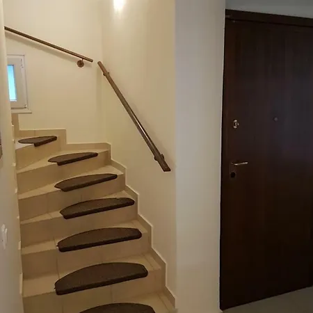 Iovi House