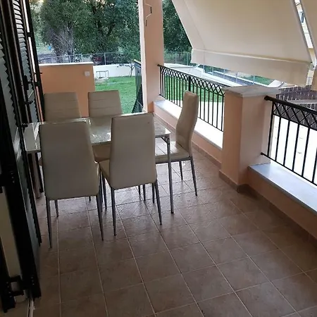Iovi House * Corfu (city)